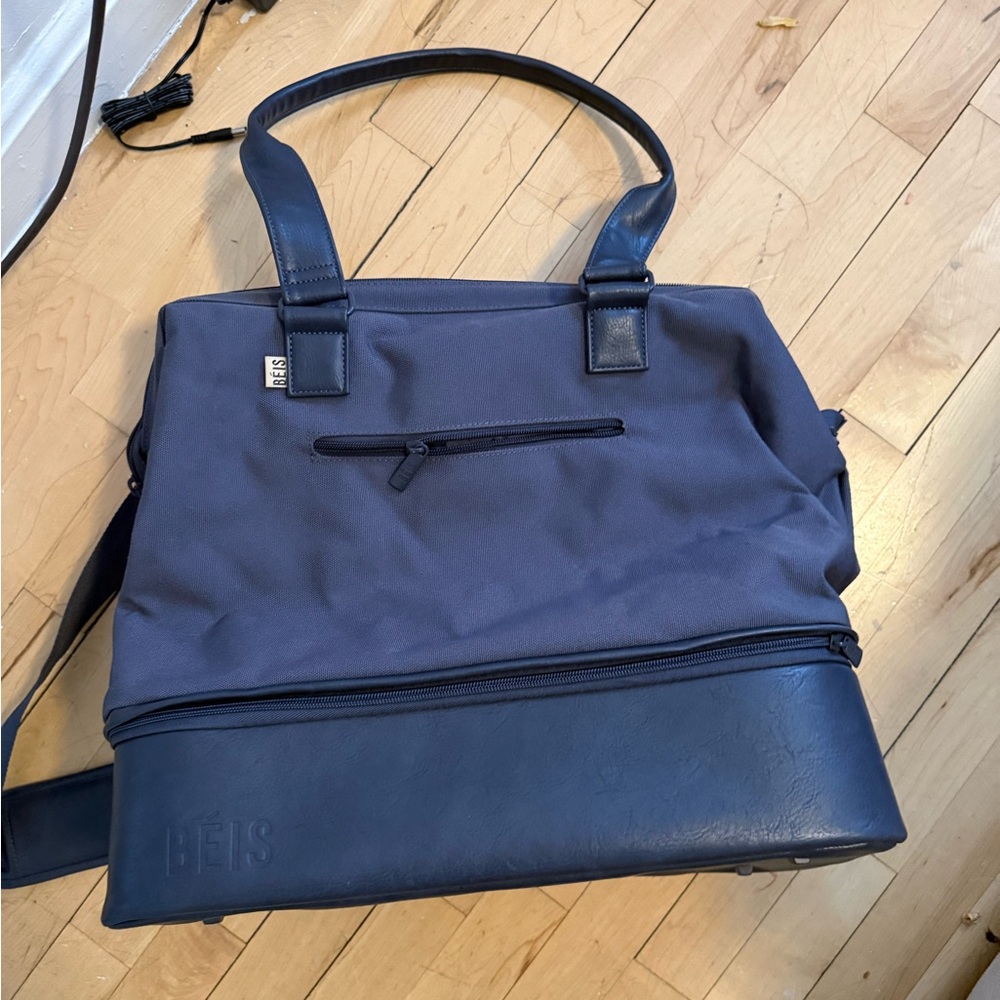 BEIS mini weekender - great condition